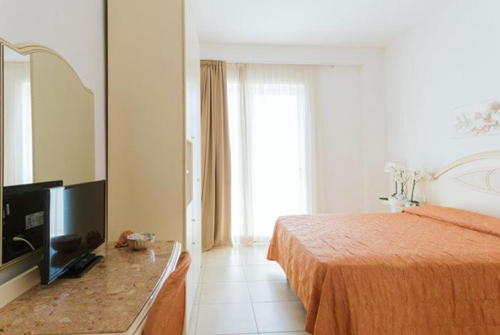 Hotel Mocambo Milano Marittima Exteriör bild