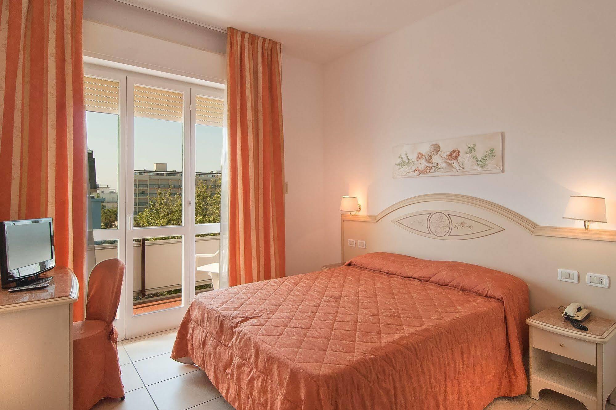 Hotel Mocambo Milano Marittima Exteriör bild