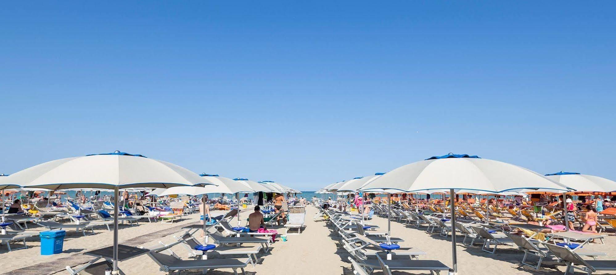 Hotel Mocambo Milano Marittima Exteriör bild
